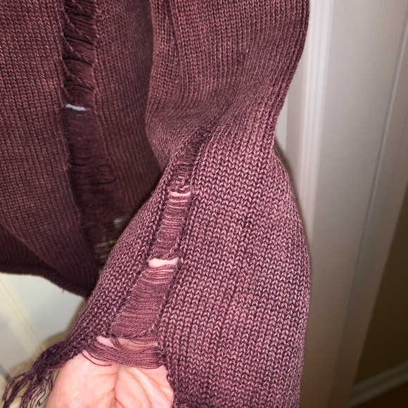 Distressed oversized sweater - Picture 4 of 4